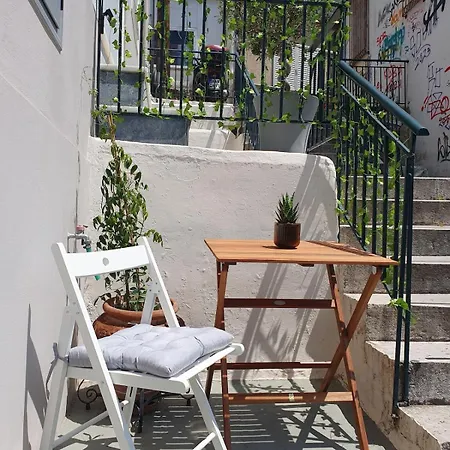 μια μικρή φωλιά στην μποέμ γειτονιά της πάτρας! Апартаменты *